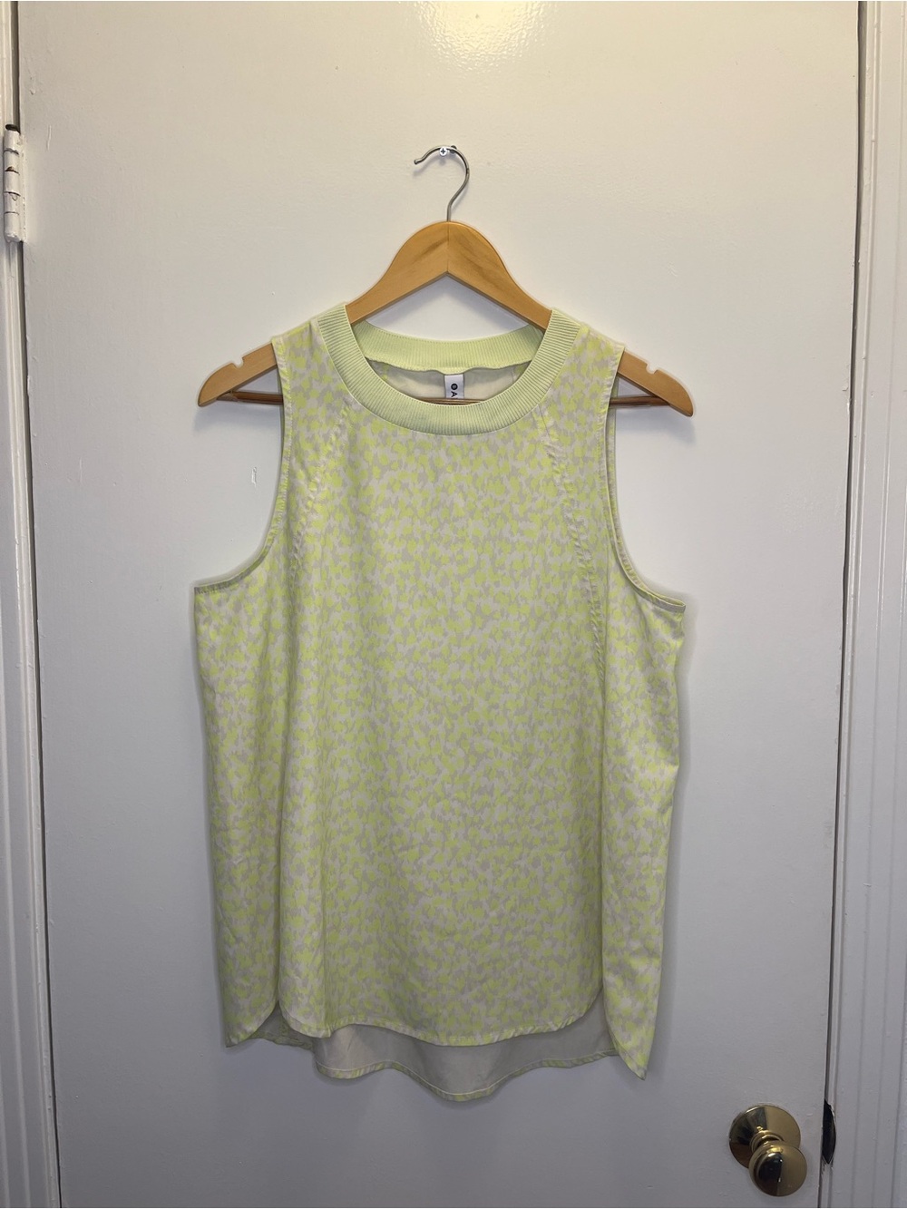 Athleta Zephyr Women’s Tank in Neon Yellow Animal Print